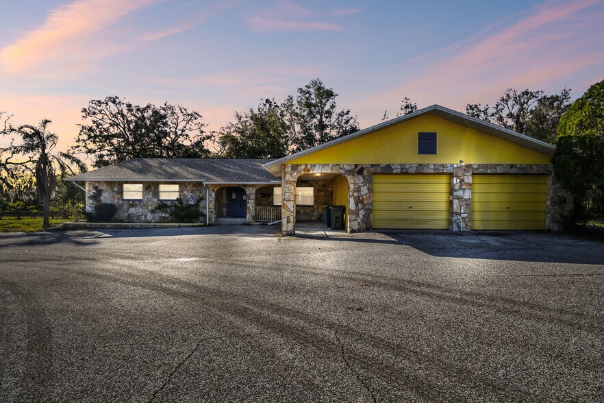 10129 Little Rd, New Port Richey, FL à vendre - Photo du bâtiment - Image 2 de 74