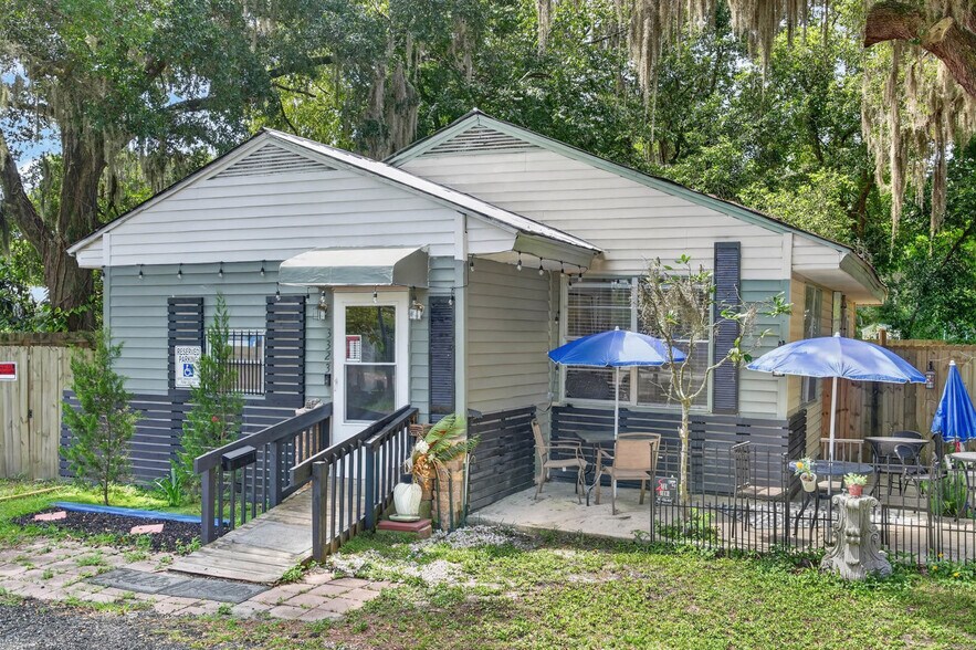 3323 Saint Johns Ave, Palatka, FL à vendre - Photo du bâtiment - Image 3 de 45