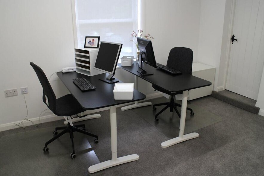 High St, Woking à louer - Photo du bâtiment - Image 3 de 4