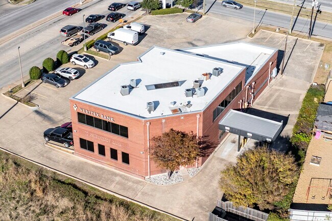 Plus de détails pour 1438 Oates Dr, Mesquite, TX - Commerce de détail à vendre