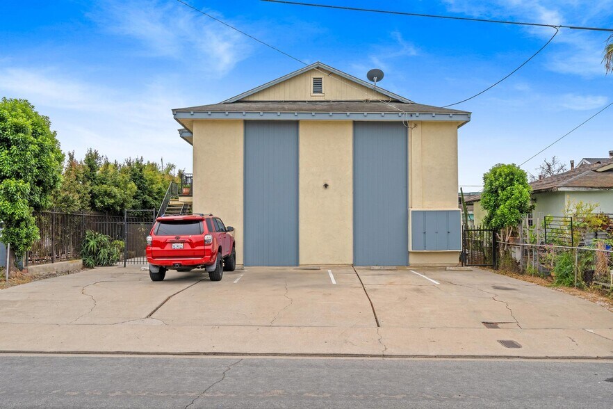 1041 Calla Ave, Imperial Beach, CA à vendre - Photo du bâtiment - Image 3 de 23