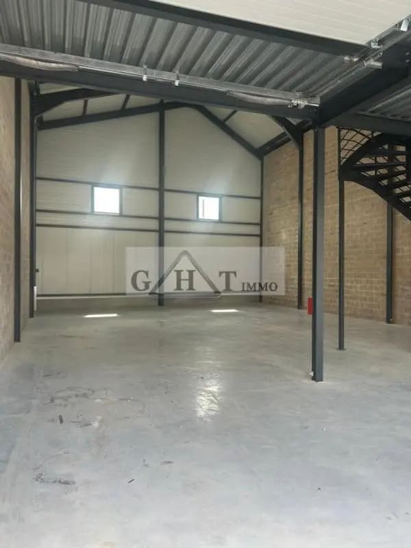 Industriel dans Groslay à louer Photo intérieure- Image 1 de 5