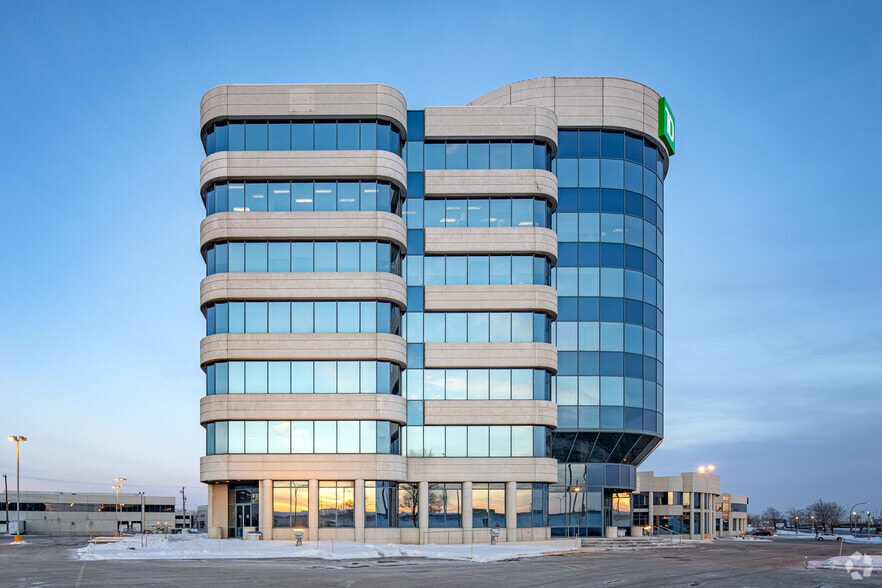 8801 Aut Transcanadienne, Montréal, QC à louer - Photo du bâtiment - Image 2 de 4