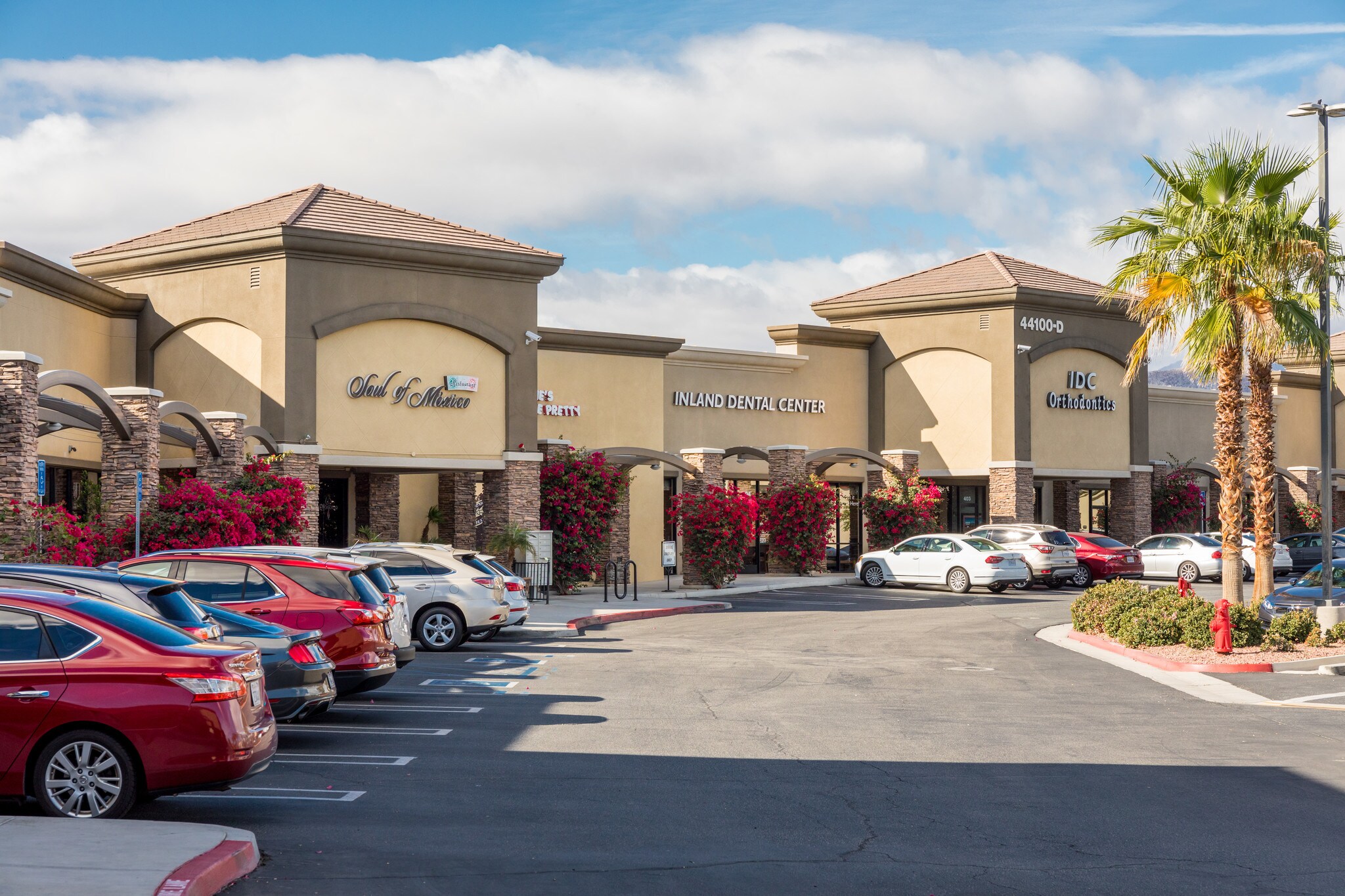 44100 Jefferson St, Indio, CA à louer Photo principale- Image 1 de 9