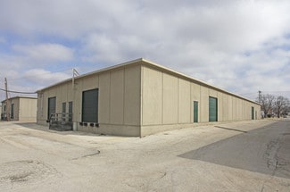 Plus de détails pour 118-120 Browning Dr, Arlington, TX - Local d'activités à louer