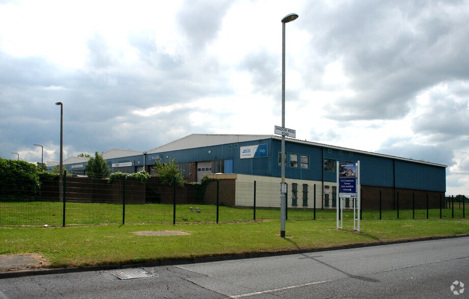 Shadowmoss Rd, Manchester à louer - Photo du bâtiment - Image 3 de 13