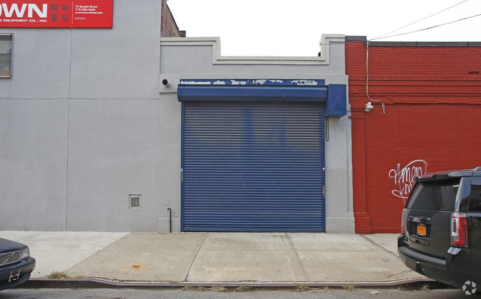 72 Beadel St, Brooklyn, NY à louer - Photo du bâtiment - Image 3 de 5