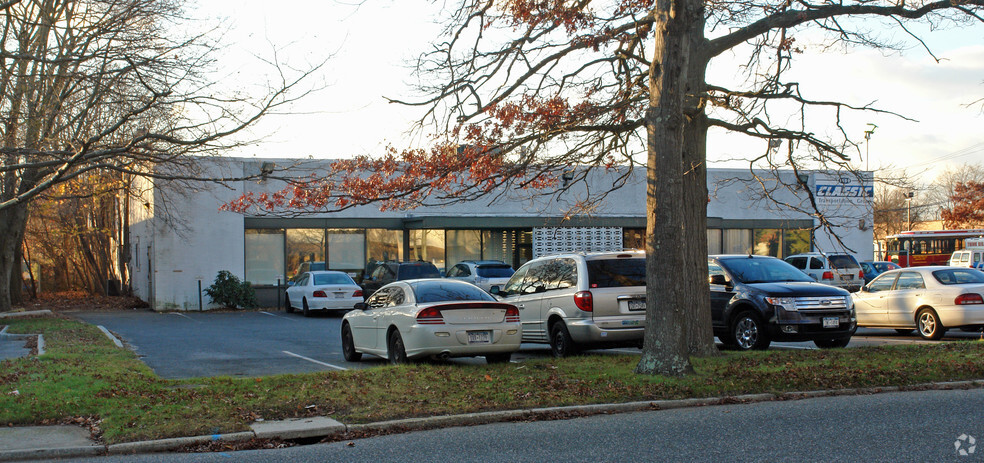 1600 Locust Ave, Bohemia, NY for sale - Primary Photo - Image 1 of 1