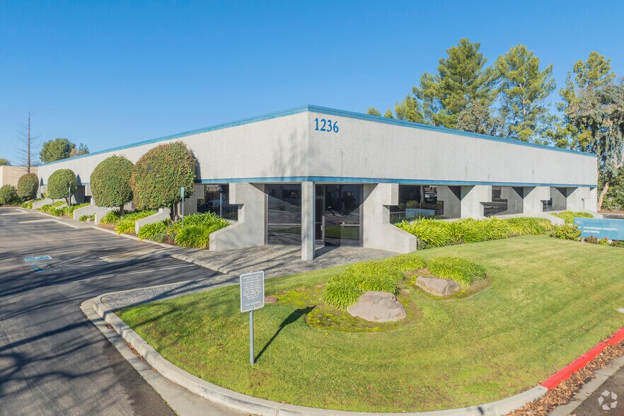 1236 Quarry Ln, Pleasanton, CA à louer - Photo du bâtiment - Image 1 de 9
