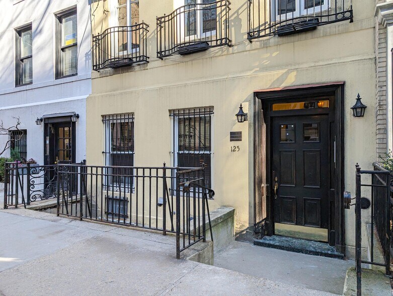 125 E 64th St, New York, NY à vendre - Photo du bâtiment - Image 2 de 14