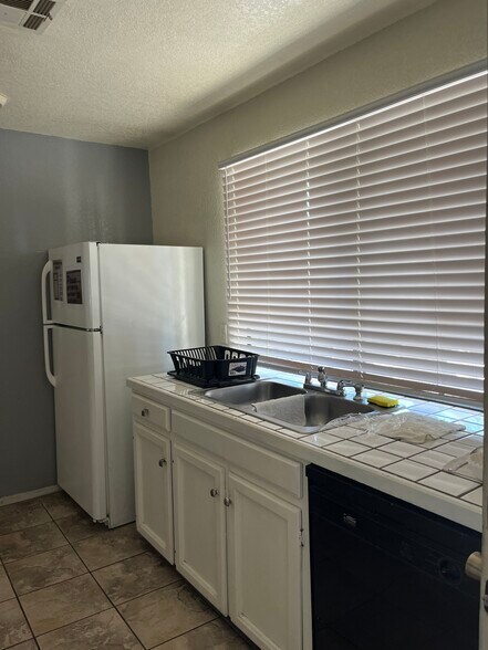 15860 Kasota Rd, Apple Valley, CA for sale - Building Photo - Image 2 of 21