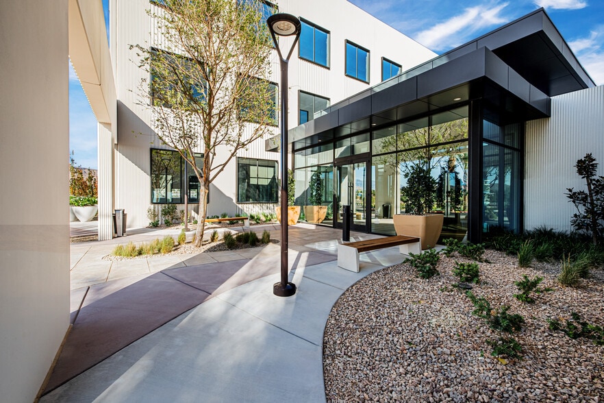 1 Meridian Vista Dr, Las Vegas, NV for lease - Building Photo - Image 2 of 13