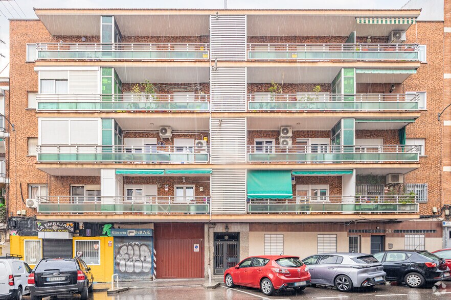Calle Río Ulla, 20, Madrid, Madrid à vendre - Photo du bâtiment - Image 2 de 4