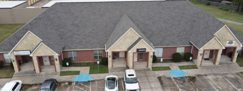 5587 Davis Blvd, North Richland Hills, TX à louer - Photo du bâtiment - Image 1 de 4