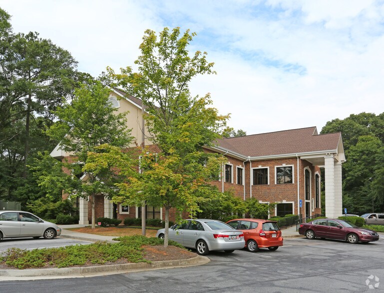 2440 Lawrenceville Hwy, Decatur, GA à louer - Photo principale - Image 1 de 5