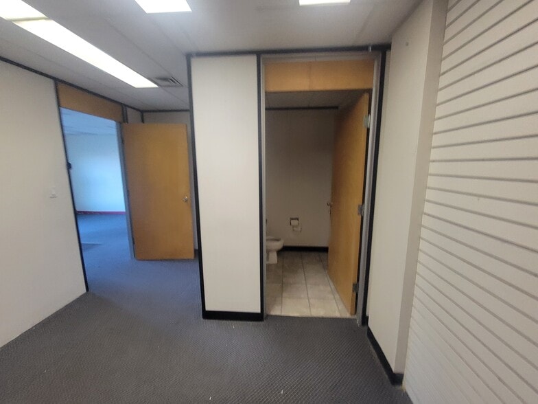 3845 15th Av, Prince George, BC for lease - Building Photo - Image 3 of 10