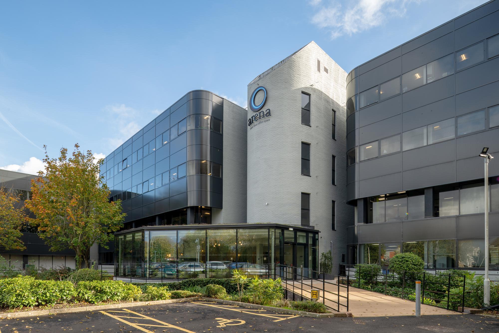 Solent Rd, Havant for lease Primary Photo- Image 1 of 8