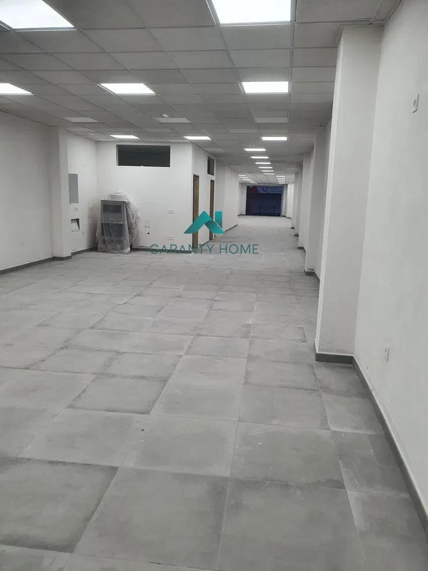 Retail in Camas, Sevilla for lease Interior Photo- Image 1 of 3