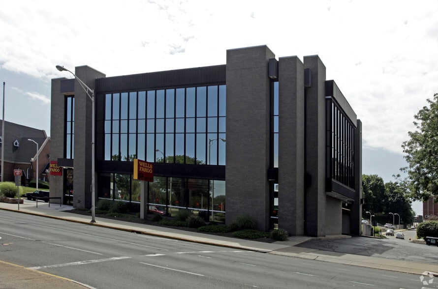 43 E Main St, Meriden, CT for lease - Building Photo - Image 3 of 7