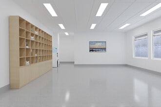 5843-5847 Ch De La Côte-Des-Neiges, Montréal, QC for lease Interior Photo- Image 2 of 3