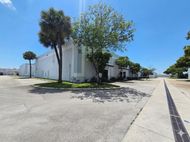 More details for 2240 SW 70th Ave, Davie, FL - Industrial for Lease