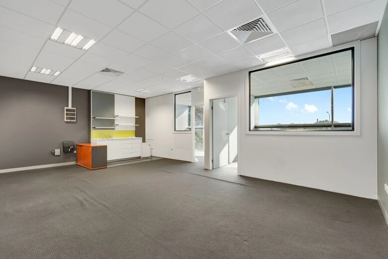 2 Enterprise Dr, BUNDOORA, VIC 3083 - Unité 14 - - Photo intérieure - Image 1 of 3