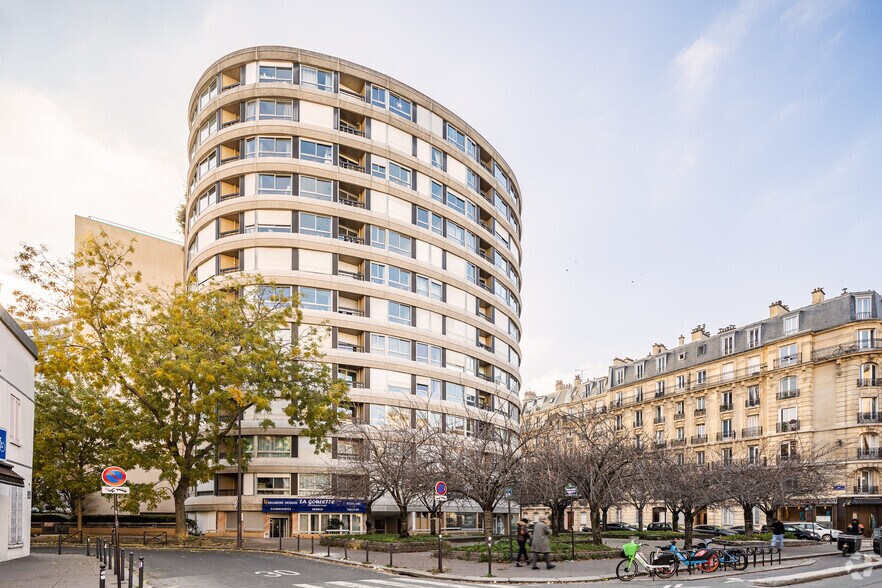 16 Boulevard Garibaldi, Paris à louer - Photo du bâtiment - Image 3 de 4