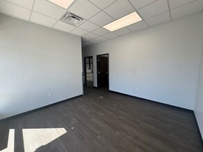 S Sara Rd & SW 89th St, Mustang, OK à louer Photo intérieure- Image 1 de 8