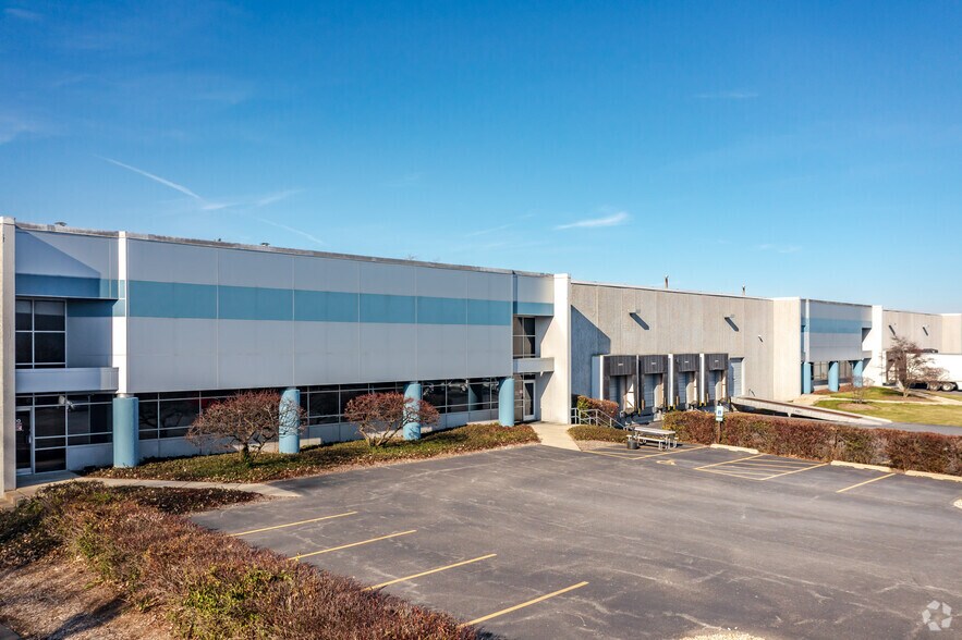 1000 Stevenson Ct, Roselle, IL à louer - Photo principale - Image 1 de 5