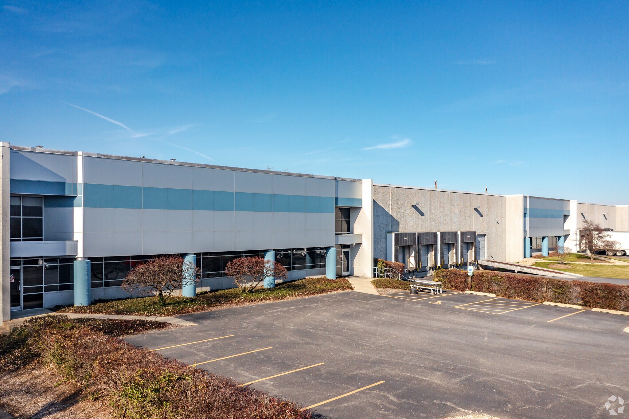 1000 Stevenson Ct, Roselle, IL for lease Primary Photo- Image 1 of 6