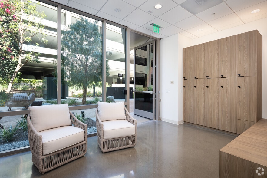 15 Enterprise, Aliso Viejo, CA for lease - Matterport 3D Scan - Image 3 of 53