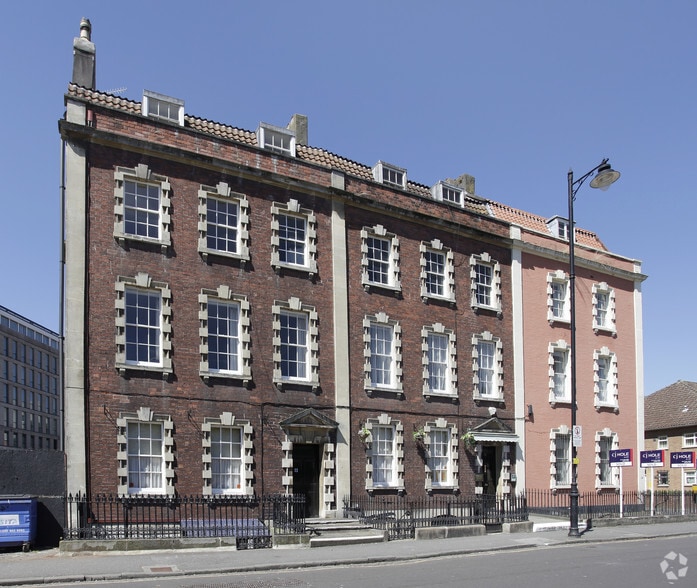 15-16 Brunswick Sq, Bristol for lease - Building Photo - Image 3 of 7