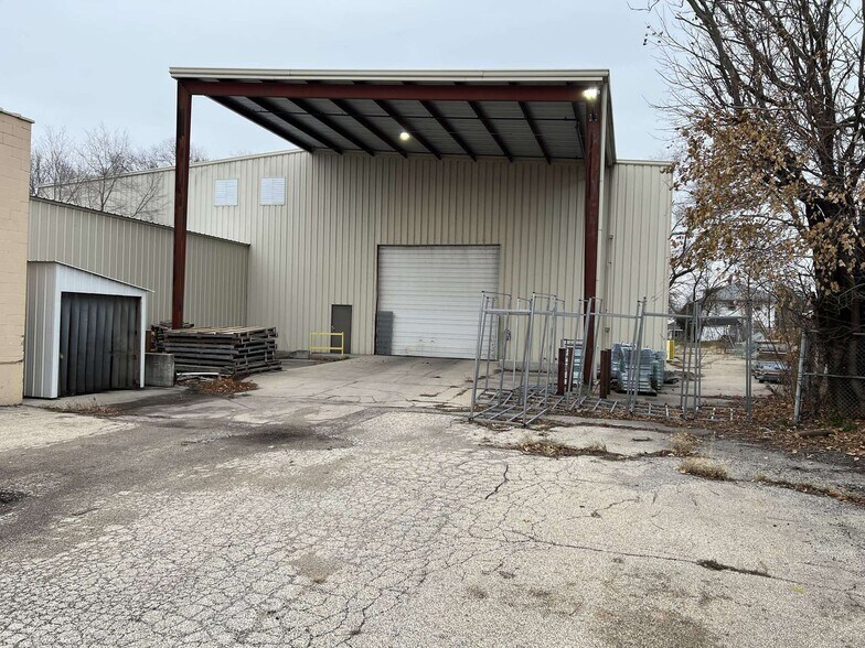 301 E Simonton St, Elkhart, IN à louer - Photo du bâtiment - Image 3 de 13