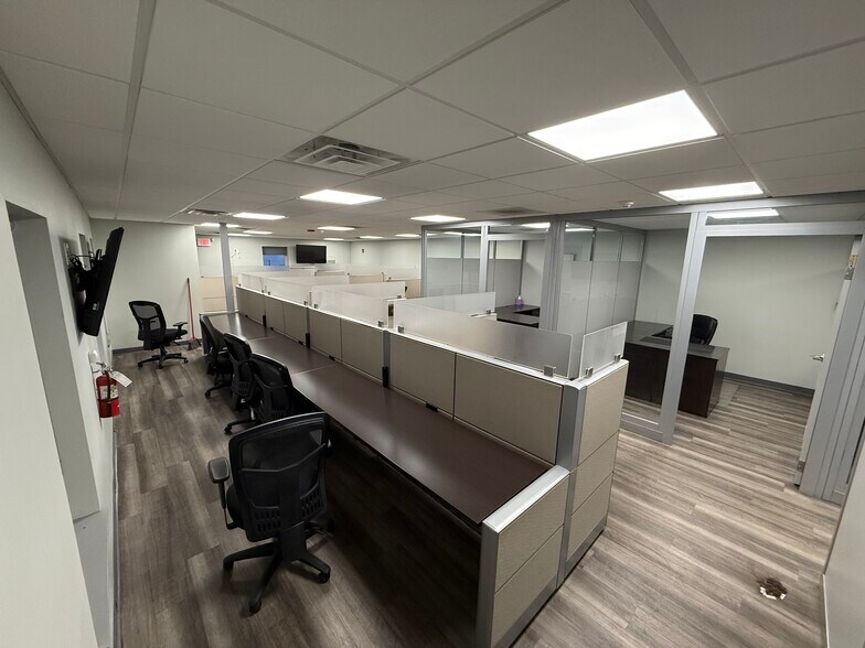 309 Salina Rd, Sewell, NJ à louer - Photo du bâtiment - Image 3 de 10