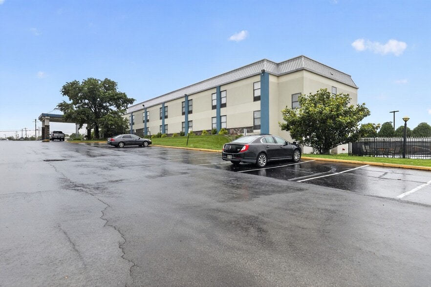 40 New Garver Rd, Monroe, OH for sale - Building Photo - Image 2 of 23