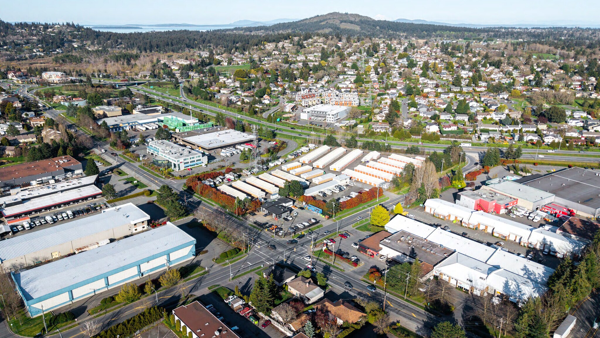 4233 Glanford Av, Victoria, BC à vendre Photo principale- Image 1 de 5