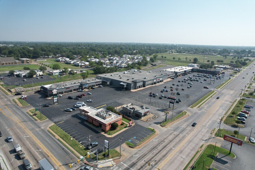 11307 Garnett Rd, Tulsa, OK for lease - Building Photo - Image 2 of 29