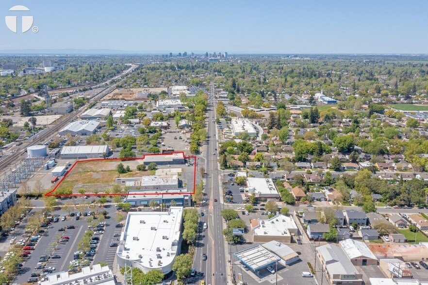 6200-6300 Folsom Blvd, Sacramento, CA à louer - Photo du bâtiment - Image 2 de 4