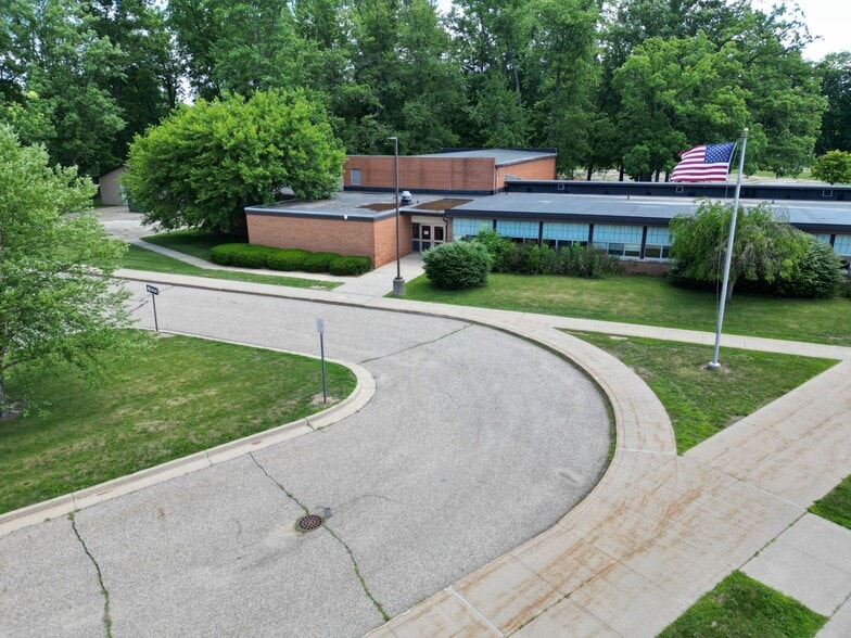 11218 N Linden Rd, Clio, MI for sale - Building Photo - Image 2 of 56