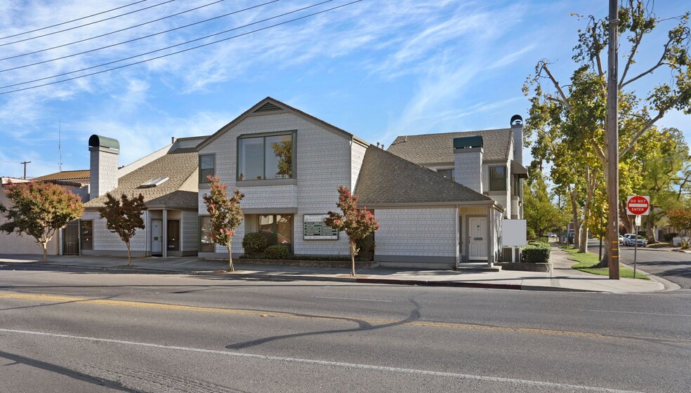 222 W Lockeford St, Lodi, CA for sale - Building Photo - Image 1 of 1