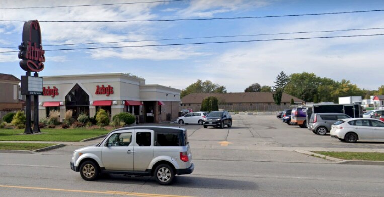 129 King George Rd, Brantford, ON for sale Primary Photo- Image 1 of 1