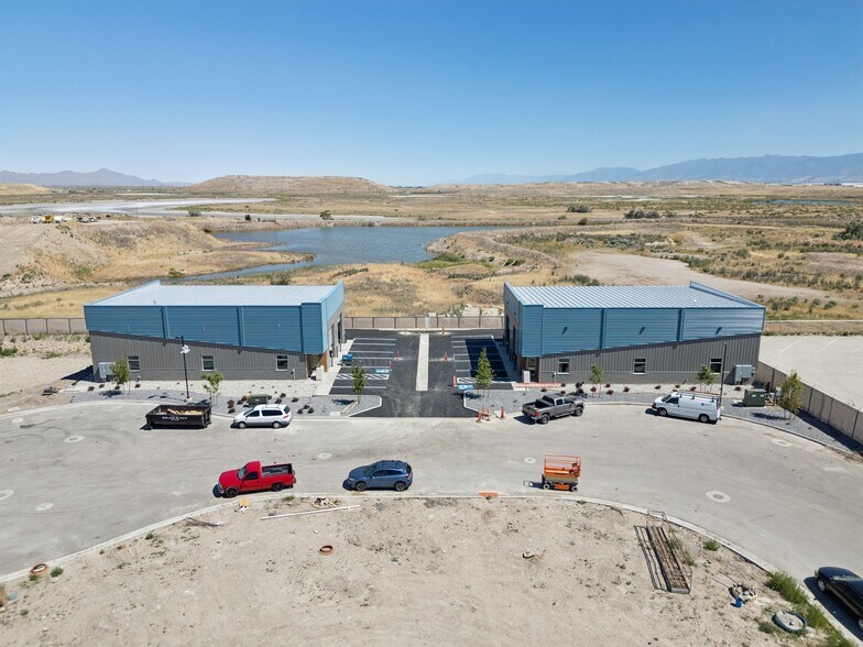 6778 W 2100 S, West Valley City, UT à louer - Photo du bâtiment - Image 2 de 12