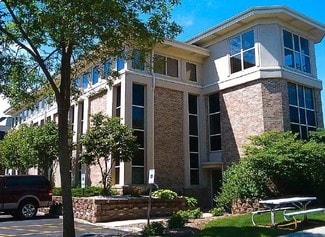 Plus de détails pour 4100 N Calhoun Rd, Brookfield, WI - Bureau à vendre