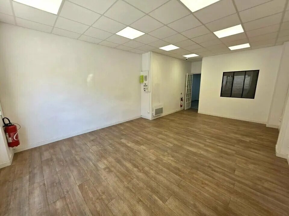 Commerce de détail dans Nice à vendre Photo du bâtiment- Image 1 de 5