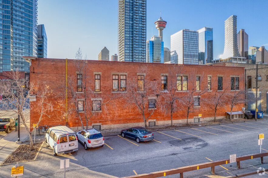 1018 MacLeod Trail SE, Calgary, AB for lease - Building Photo - Image 3 of 5