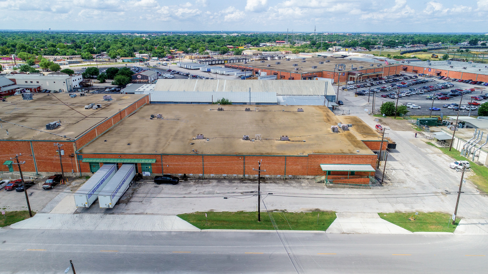 1734 Centennial Blvd, San Antonio, TX for lease - Building Photo - Image 2 of 13