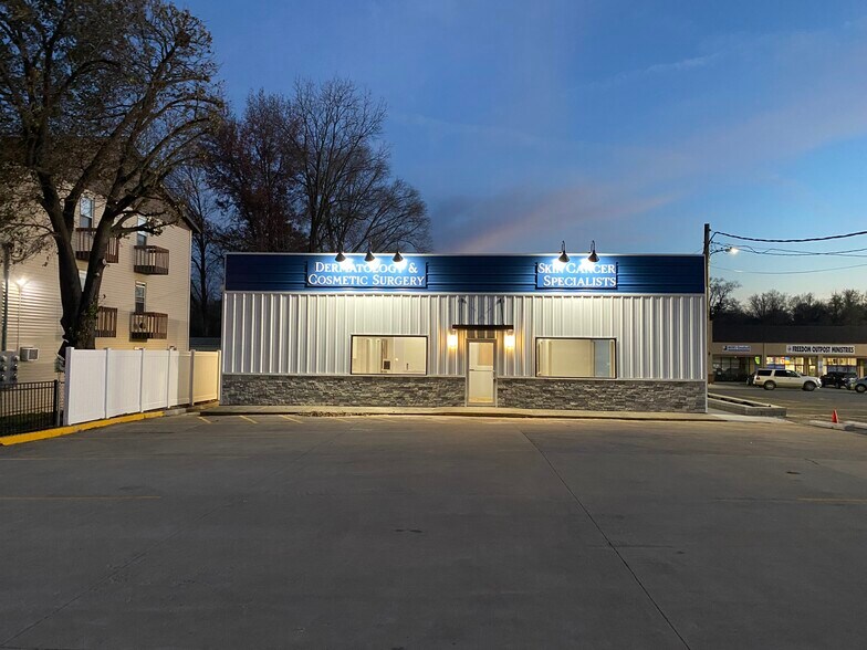 540 E Cherry St, Troy, MO à louer - Photo du bâtiment - Image 3 de 5