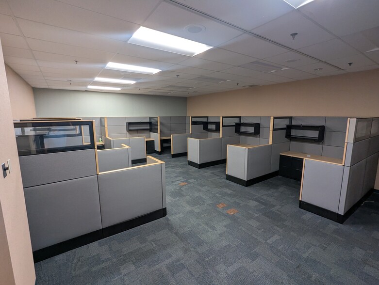 6262 Cochran Rd, Solon, OH for sale - Building Photo - Image 3 of 23