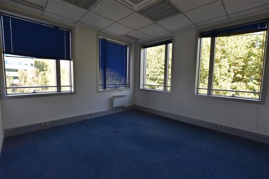 Office in Villepinte for sale - Building Photo - Image 3 of 7