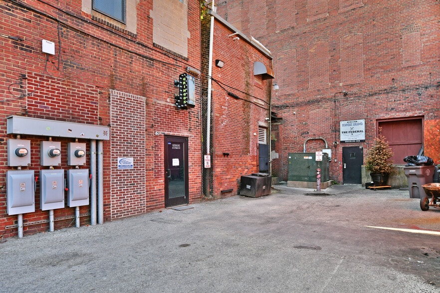 20-24 N Phelps St, Youngstown, OH à vendre - Photo du bâtiment - Image 2 de 50